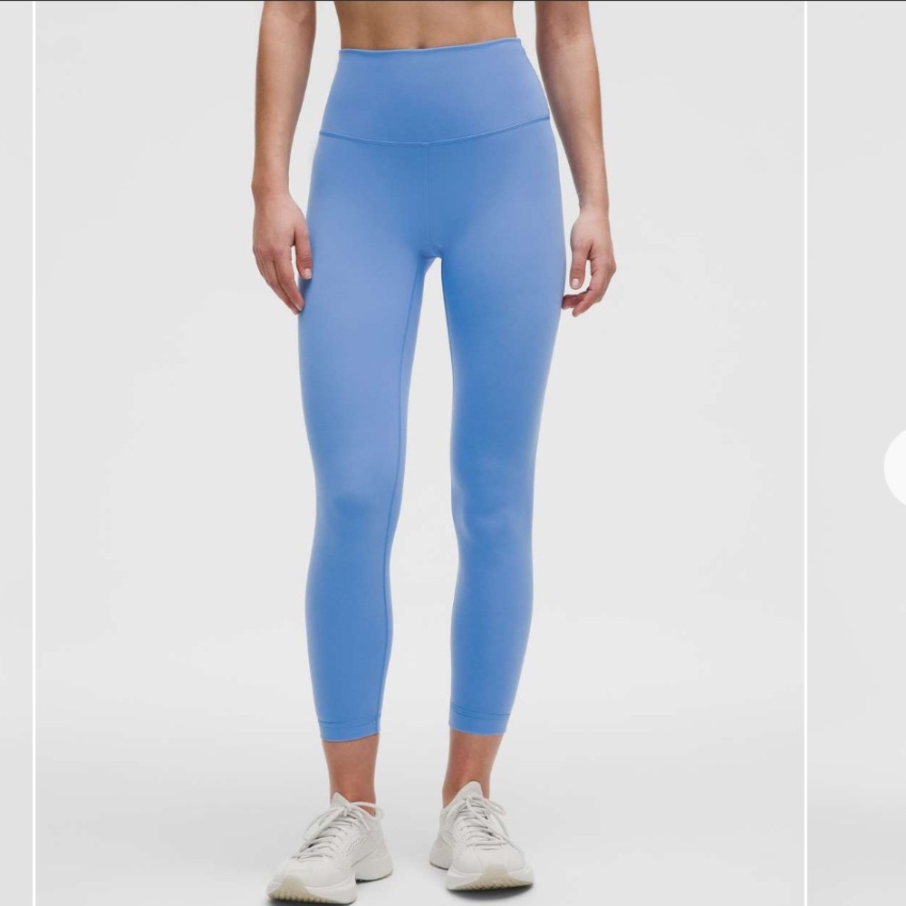 Lululemon Wunder Train High-Rise Tight 25"
Pool Party size 14 NWT